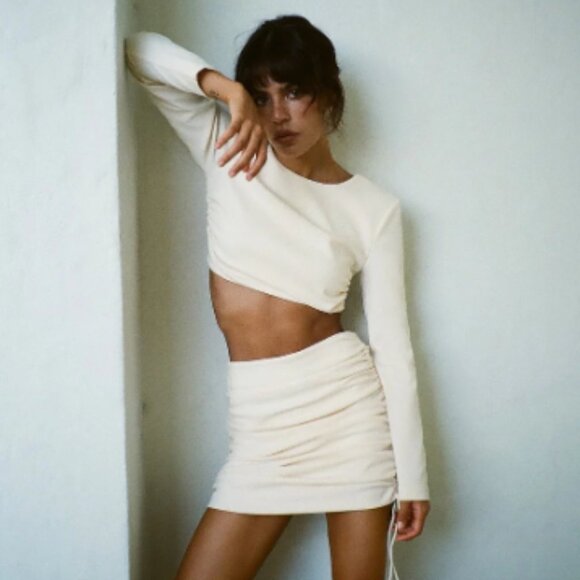 ZARA Cream Crepe Open-Back Long Sleeve Top - Picture 2 of 10